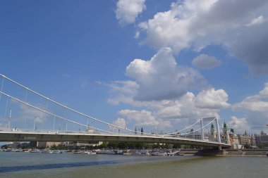 Macaristan 'da Tuna Nehri ile Budapeşte manzarası   