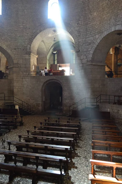 Duomo Nuovo ya da Yeni Katedral 'in içinde İtalya' nın Brescia kentindeki en büyük Roma Katolik kilisesi var.