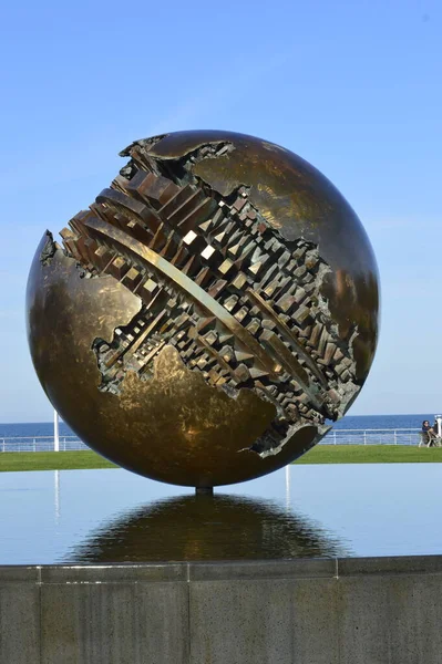 Pesaro Italië Oktober 2017 Grote Bol Van Arnaldo Pomodoro Aan — Stockfoto