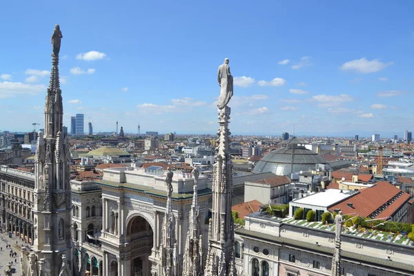 ITALY, MILAN - CIRCA MAYIS, 2019: Milan Katedrali veya Aziz Mary 'nin Doğumu Başyapıtı