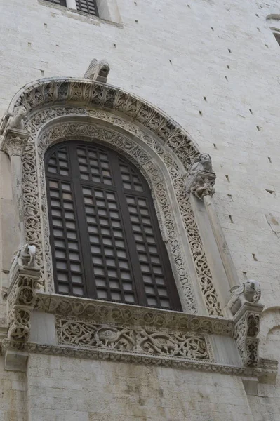 Bari şehir mimarisi, İtalya, Avrupa