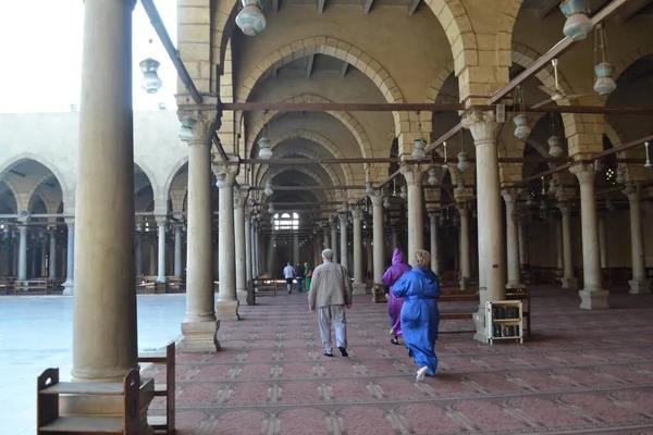 埃及开罗 开罗Amr Ibn Aas清真寺的祈祷大厅 这座清真寺建于公元642年 — 图库照片