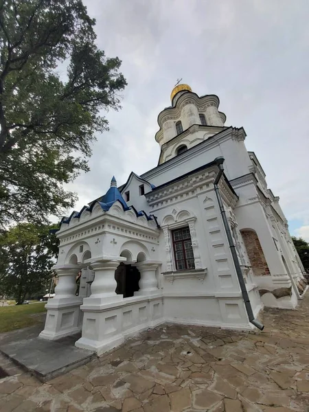 Chernihiv Koleji Çernigov Ukrayna 'da ortaokul ve yüksek ruhsal eğitim.