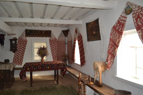 Pereyaslav-Khmelnitsky, Ukrayna: Halk mimarisi müzelerindeki eski Ukrayna kulübesinin geleneksel iç mimarisi, Pereyaslav-Khmelnitsky