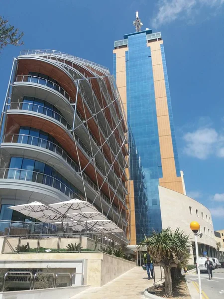 Malta şehrinin modern binaları