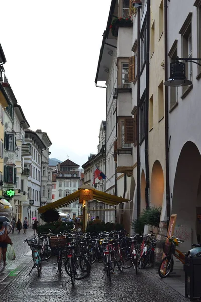 Vista Sulla Città Bolzano Con Gente Italia Europa — Foto Stock