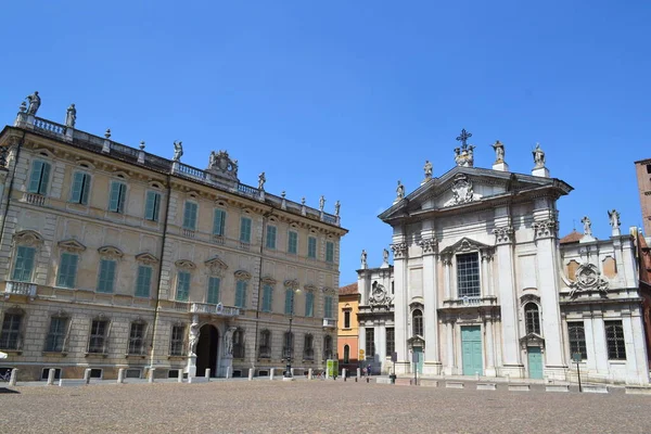 Mantova, Lombardy, İtalya 'daki tarihi binalar