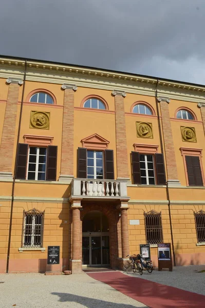 Pesaro, İtalya - 6 Ekim 2017: Pesaro, İtalya 'daki güzel mimari.