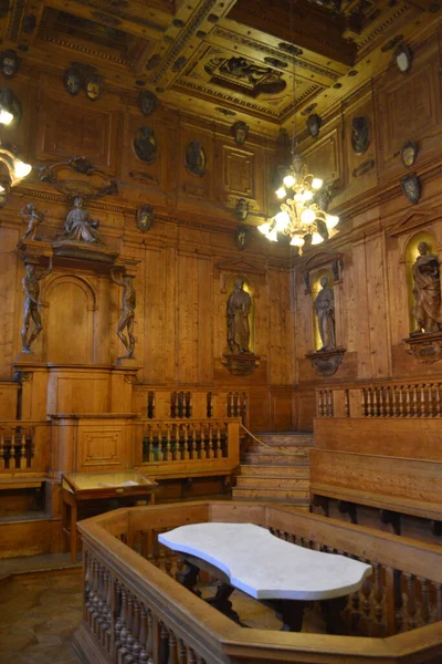 Bologna, İtalya ve Avrupa 'daki katedralin içi