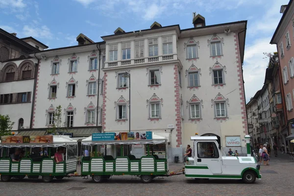 Bolzano Talya Avrupa Nın Şehir Caddelerinde Tramvay Gezisi — Stok fotoğraf