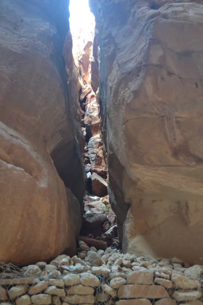 Hermosa Garganta Siq Que Conduce Ciudad Rocosa Petra Jordania — Foto de Stock