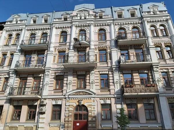 Kyiv şehrinin mimarisi, Ukrayna