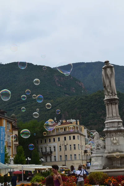 Мильні Бульбашки Повітрі Міста Больцано Італія Європа — стокове фото