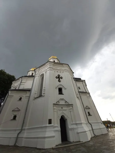 우크라이나 케르니 히프에 카타리나의 정교회 바로크 건축의 예입니다 교회는 금으로 — 스톡 사진