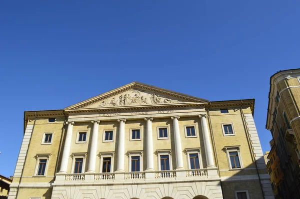 Bari şehir mimarisi, İtalya, Avrupa