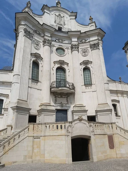 Ukrayna 'nın Berdychiv kentindeki kilisenin manzarası