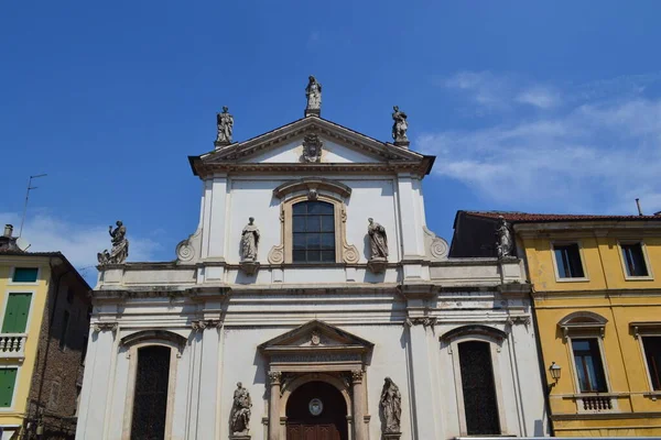 Mantova, Lombardy, İtalya 'daki tarihi binalar