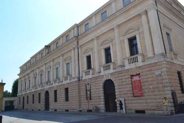 Budapeşte şehir tarihi mimarisi, Macaristan.