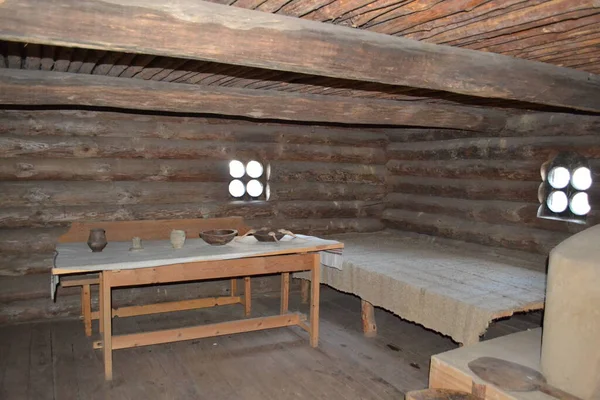 Pereyaslav-Khmelnitsky, Ukrayna: Halk mimarisi müzelerindeki eski Ukrayna kulübesinin geleneksel iç mimarisi, Pereyaslav-Khmelnitsky