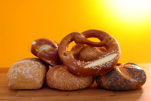 Pães e pretzel alemães — Fotografia de Stock