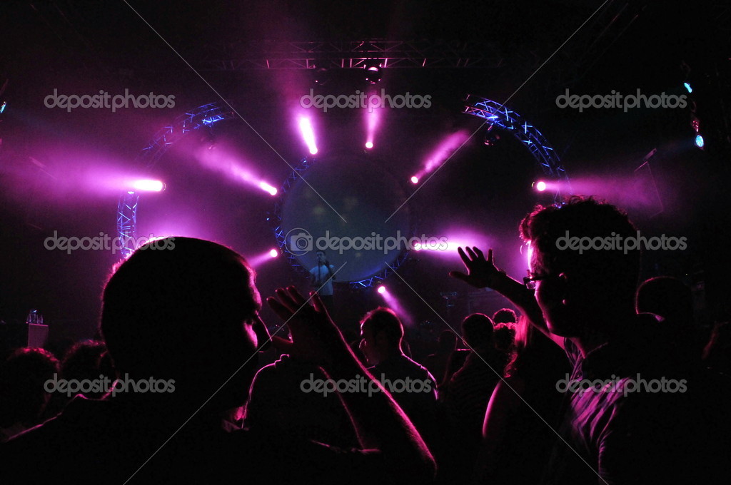 Music concerts — Stock Editorial Photo © EmilioCordon 17006505