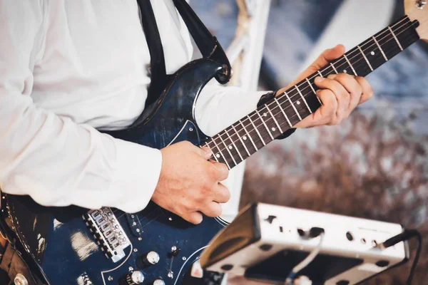 Close Professional Man Hands Playing Fretboard Electric Blues Guitar —  Fotos de Stock