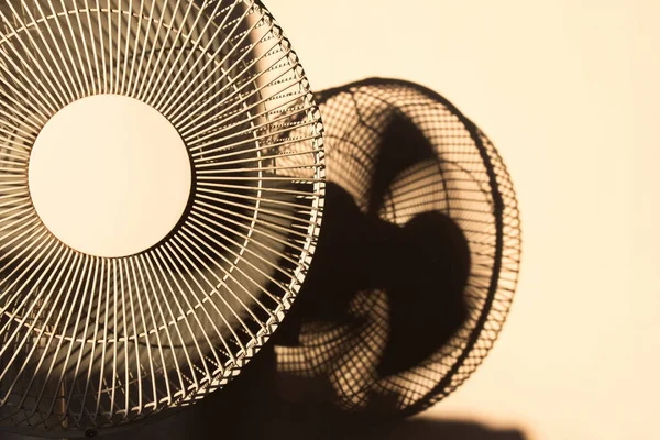 Electric Fan Blurred Blades Moving Casting Blurry Shadow Plain White — Foto de Stock