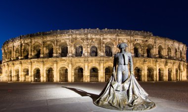 nimes arenası