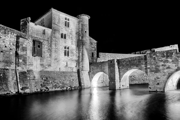 Aigues-mortes, gece
