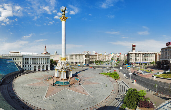 Independence Square with monument to Berehynia in Kyiv