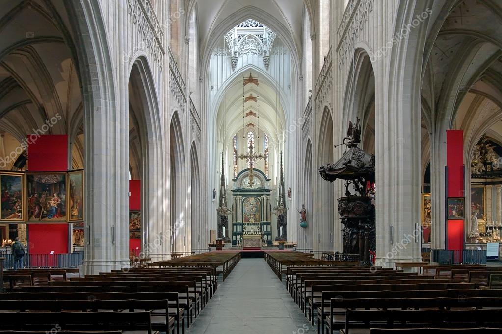 interieur van de kathedraal van onze lieve vrouw in Antwerpen ... interieur van de kathedraal van onze lieve vrouw in Antwerpen ...