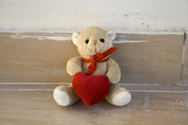 Teddy bear with Red Heart — Stock Photo, Image