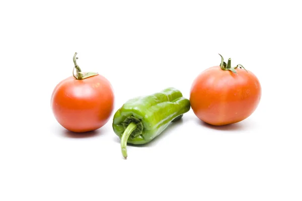 Pomodoro rosso con peperoncino verde — Foto Stock