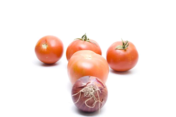 Tomates vermelhos com cebola — Fotografia de Stock