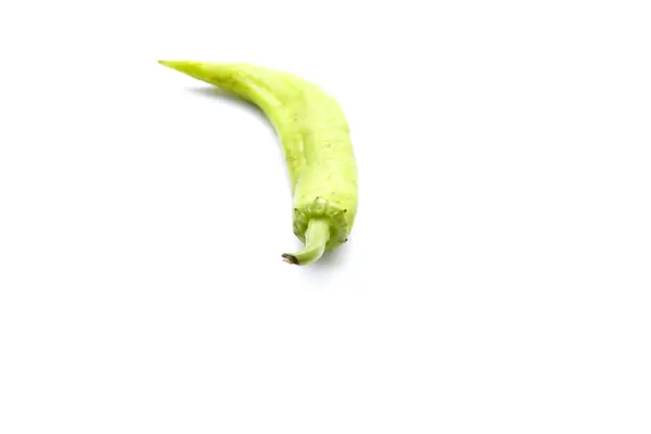 Green Chili em fundo branco para cozinhar — Fotografia de Stock