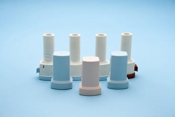 Asthma Inhaler on Blue Background — Stock Photo, Image