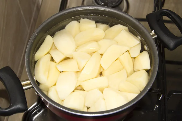 냄비 요리에 감자 요리 — 스톡 사진