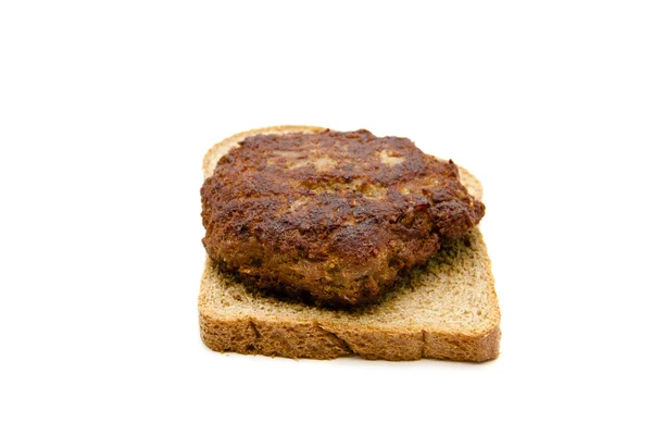 Frikadeller carne fresca e pão torrado — Fotografia de Stock