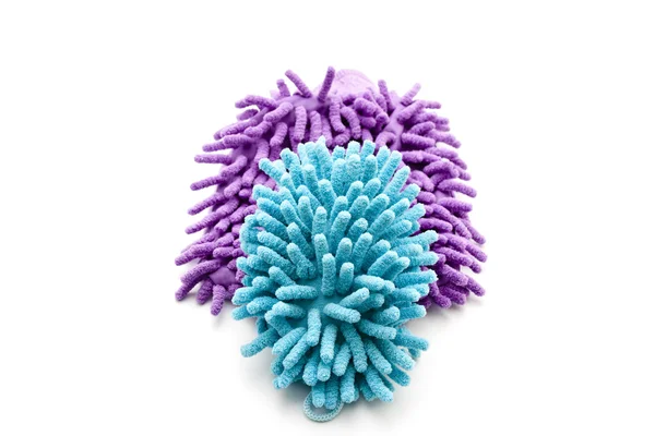 beyaz zemin üzerinde farklı toz bezi