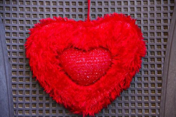 Corazón rojo para la decoración en la naturaleza —  Fotos de Stock