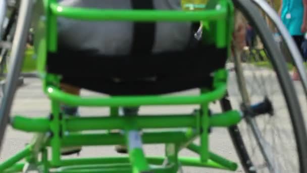 Fauteuil roulant — Video