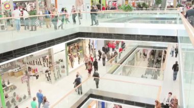 apertura centro commerciale