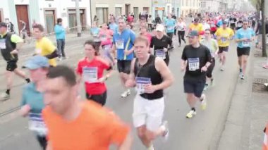 yarı maraton olay olarak çalışan insanlar