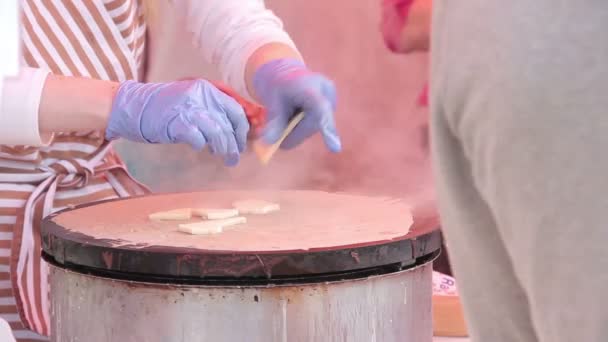 Making of pancake — Stock Video