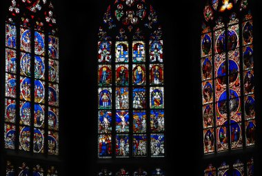 Bern, İsviçre bir katedral içinde güzel vitray pencereler