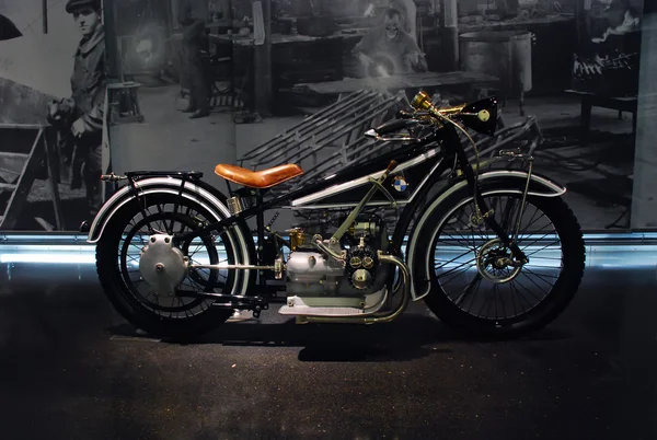 Stary motocykl bmw r 255 w Muzeum bmw w Monachium, Niemcy — Zdjęcie stockowe