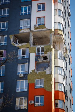 Irpin 'in yok edilmesi. Mayıs 2022. Irpin, Kiev bölgesi, Ukrayna. Rusya Ukrayna savaşı. Irpin 'de kavgadan sonra hasar gördü