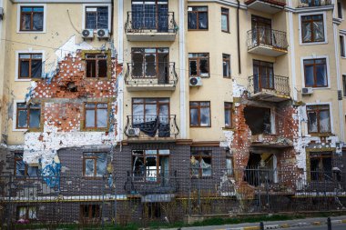 Irpin 'in yok edilmesi. Mayıs 2022. Irpin, Kiev bölgesi, Ukrayna. Rusya Ukrayna savaşı. Irpin 'de kavgadan sonra hasar gördü