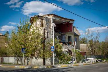 Irpin 'in yok edilmesi. Mayıs 2022. Irpin, Kiev bölgesi, Ukrayna. Rusya Ukrayna savaşı. Irpin 'de kavgadan sonra hasar gördü