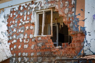 Irpin 'in yok edilmesi. Mayıs 2022. Irpin, Kiev bölgesi, Ukrayna. Rusya Ukrayna savaşı. Irpin 'de kavgadan sonra hasar gördü